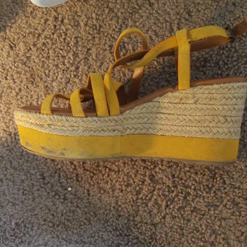 Shoes - Picture 2 of 6